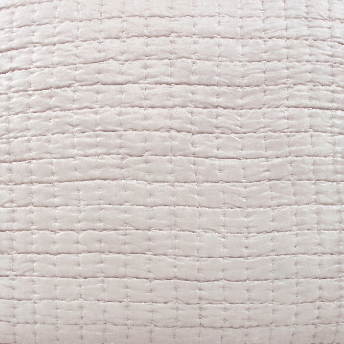 SWT-178-1010_1|Light champagne individual swatch, featuring a classic horizontal quilted pattern with uniform rectangular segments.