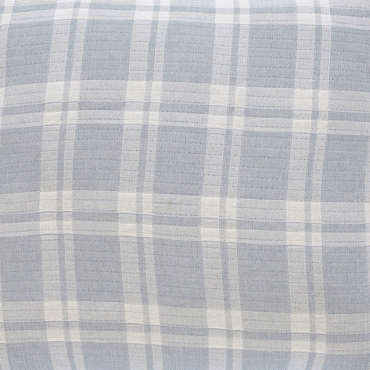 BT-117-9496_6|Detailed close-up of a light blue and white plaid checkered cotton fabric blanket, highlighting its texture and pattern.