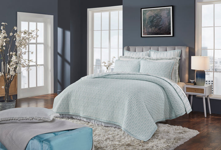 QT-347-9496_2|Light blue quilted bedspread with delicate diamond pattern, soft and cozy, perfect for a modern bedroom. Stylish bedding set.