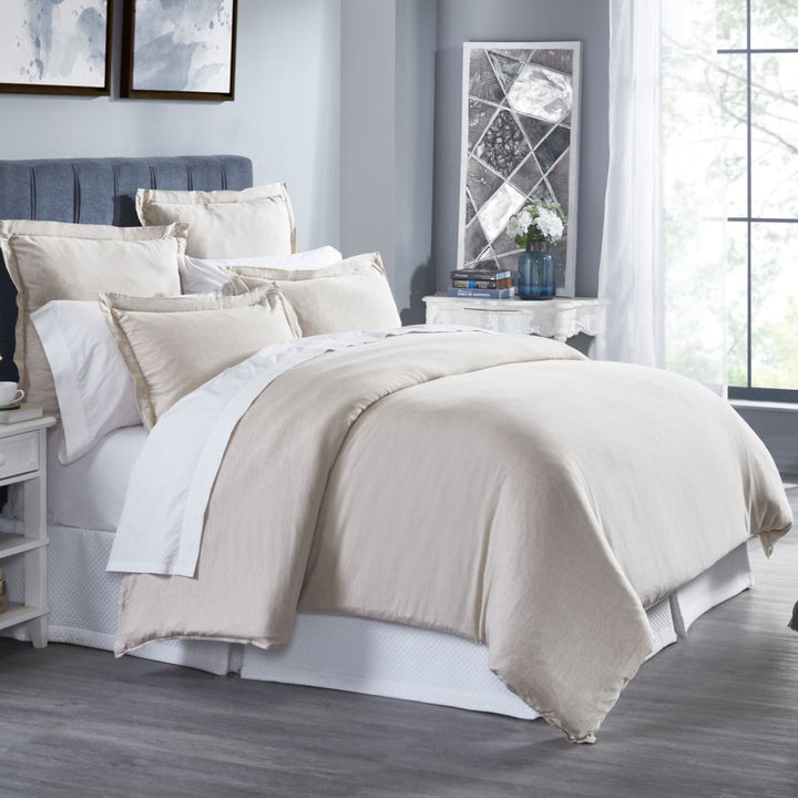 DT-036-9092_3|Soft beige solid duvet cover set, queen size, with matching shams, creating a serene and minimalist bedroom ambiance.