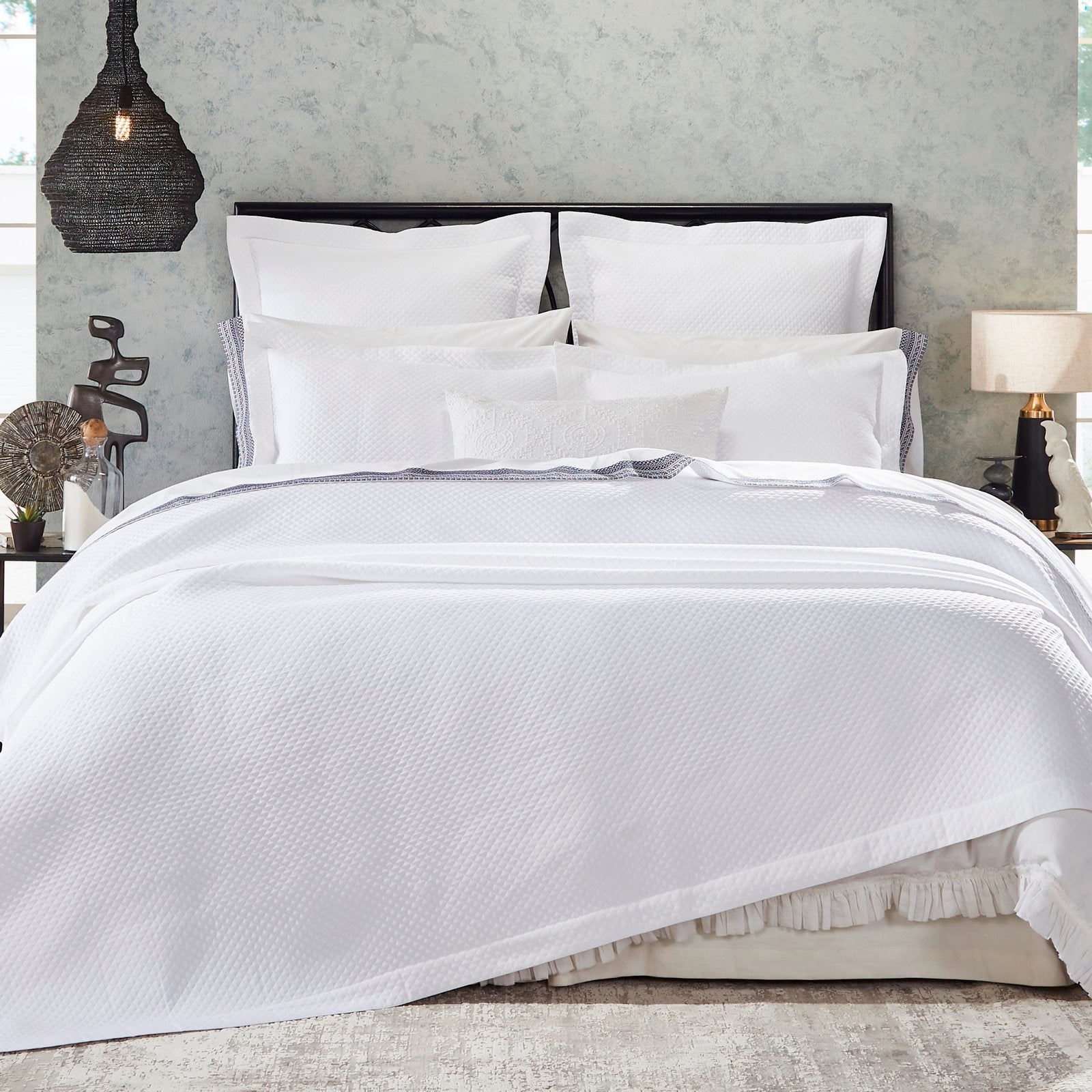 CL-173-9496_1|Luxurious white quilted coverlet for beds, featuring a delicate diamond pattern. Perfect for modern bedroom decor.