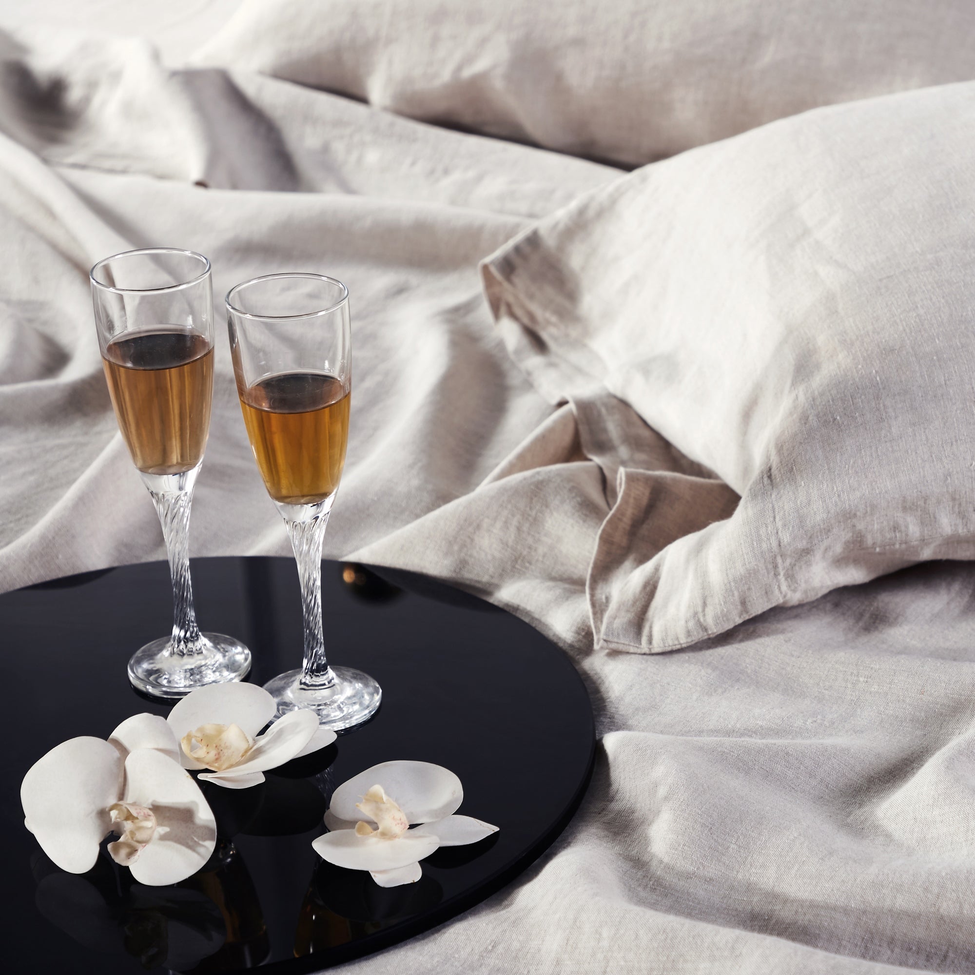 CSS-515-7284_4|Premium 100% linen sheets, offering breathable comfort and luxurious softness. Ideal for any elegant bedroom decor.