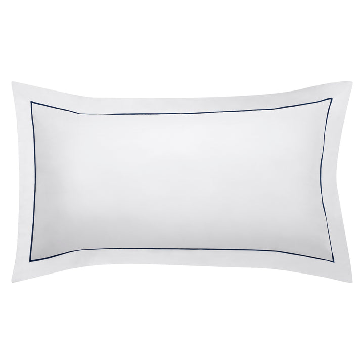 KS-070-2036_1|Elegant white luxury duvet cover featuring a thin navy blue piped border, part of a sophisticated premium bedding set.