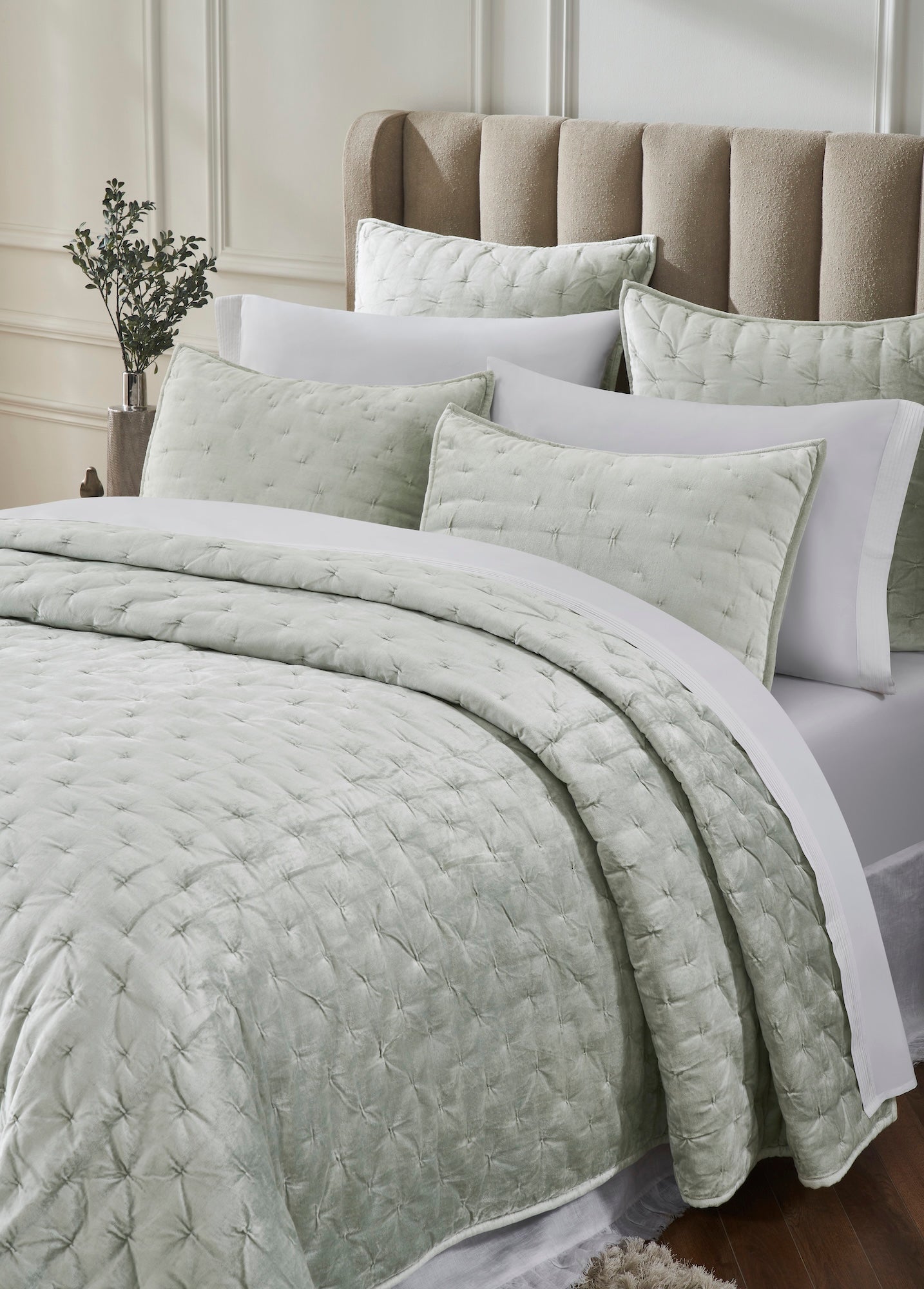 QT-371-11898_3|Detailed view of a mint green velvet-look quilted bed set, showcasing soft texture and elegant design for luxurious bedding.