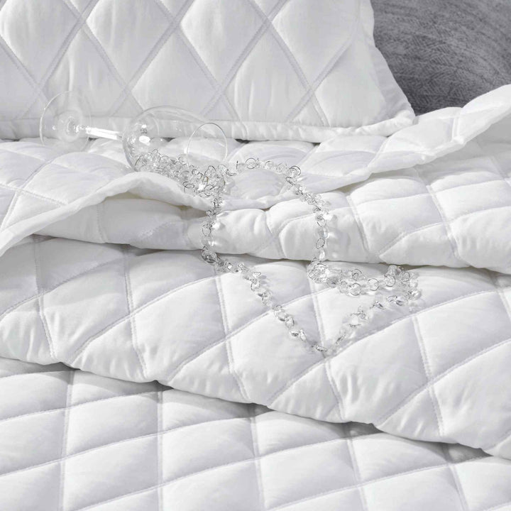 CL-179-11096_4|Luxurious white diamond quilted coverlet, offering a soft, plush feel and elegant design for premium bedroom comfort.