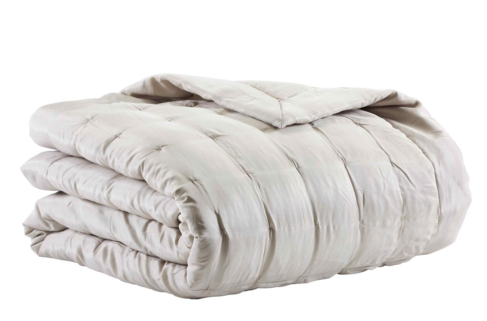 QT-334-9496_2|Folded light beige quilted quilt, ideal for luxurious bedding comfort. Soft, textured bedding, perfect for a cozy bedroom aesthetic.