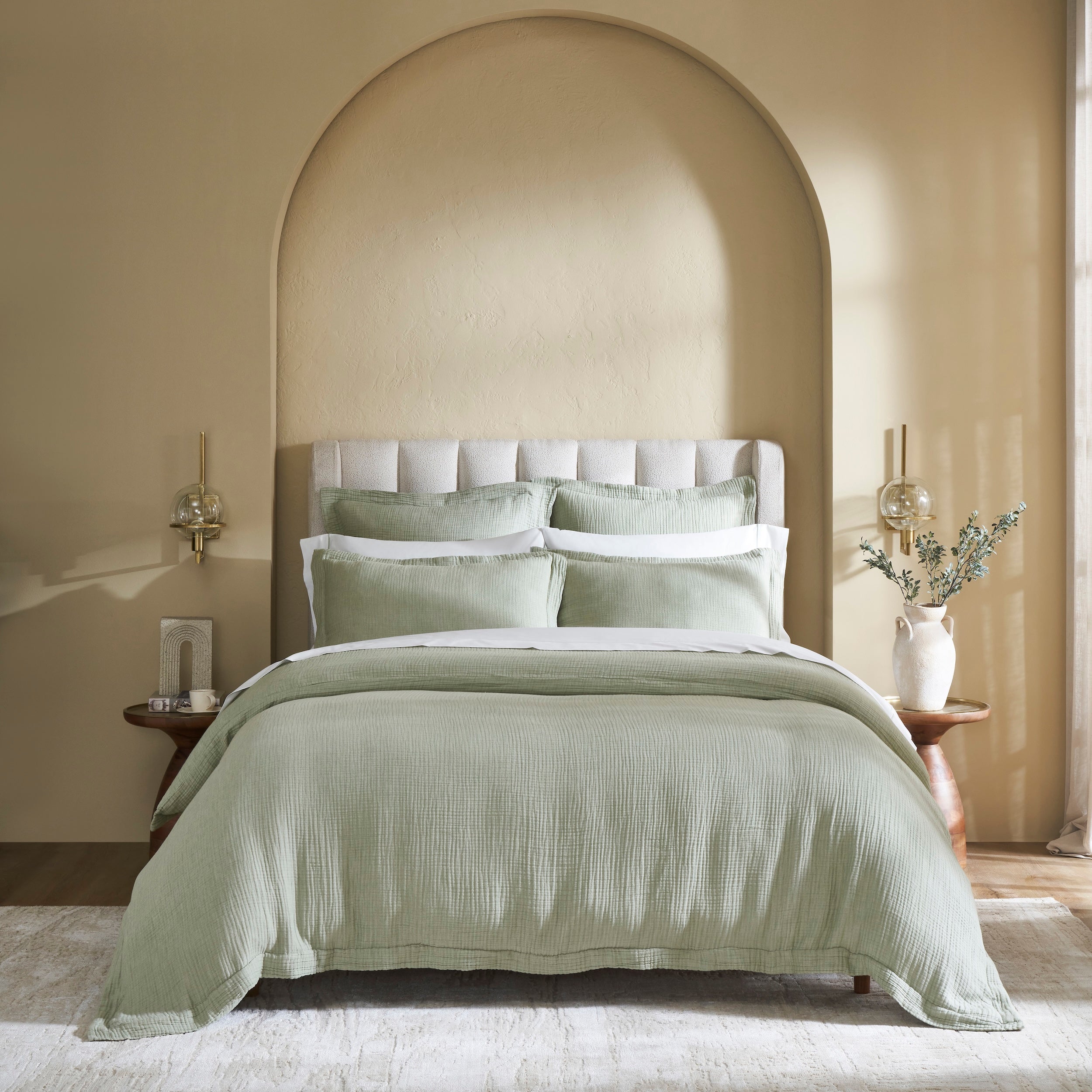DT-051-10692_1|Stylish green crinkled cotton duvet cover and shams on a queen bed, creating a comfortable, modern bedroom look.