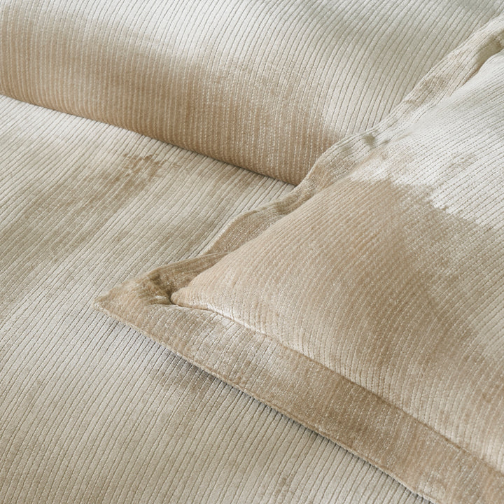 SS-053-2026_3|Premium quality textured duvet cover, offering exceptional comfort and a stylish update for any modern bedroom decor.