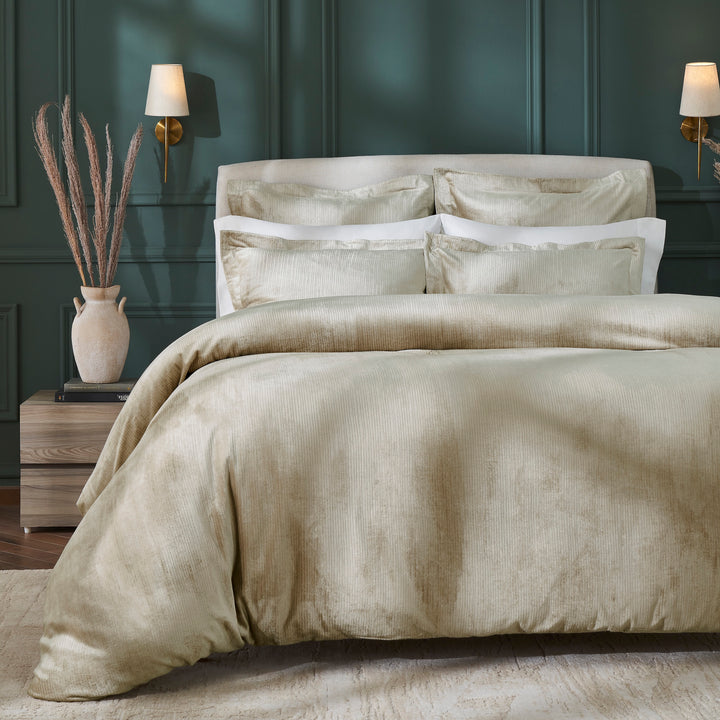 DT-053-9092_1|Luxurious champagne gold ribbed velvet duvet cover. Soft, plush bedding set, perfect for a cozy and elegant bedroom decor.