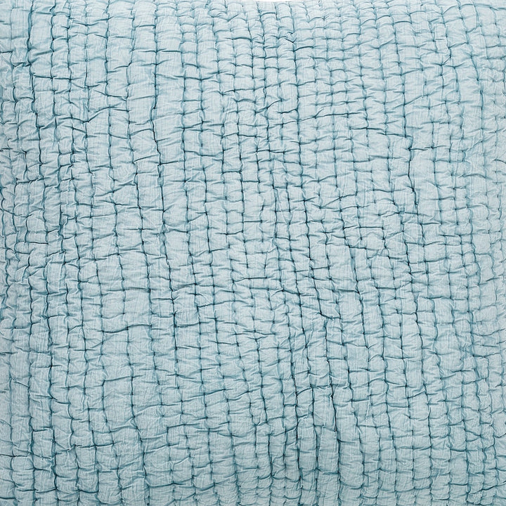 SWT-315-X_1|Soft light blue bedding blanket, crumpled grid texture, offers calming comfort and stylish warmth for any bed.