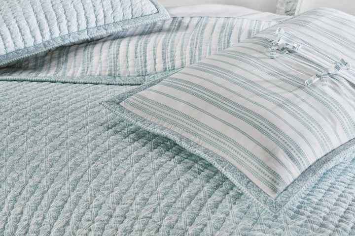 QT-347-9496_5|Light blue quilted bedspread with delicate diamond pattern, soft and cozy, perfect for a modern bedroom. Stylish bedding set.