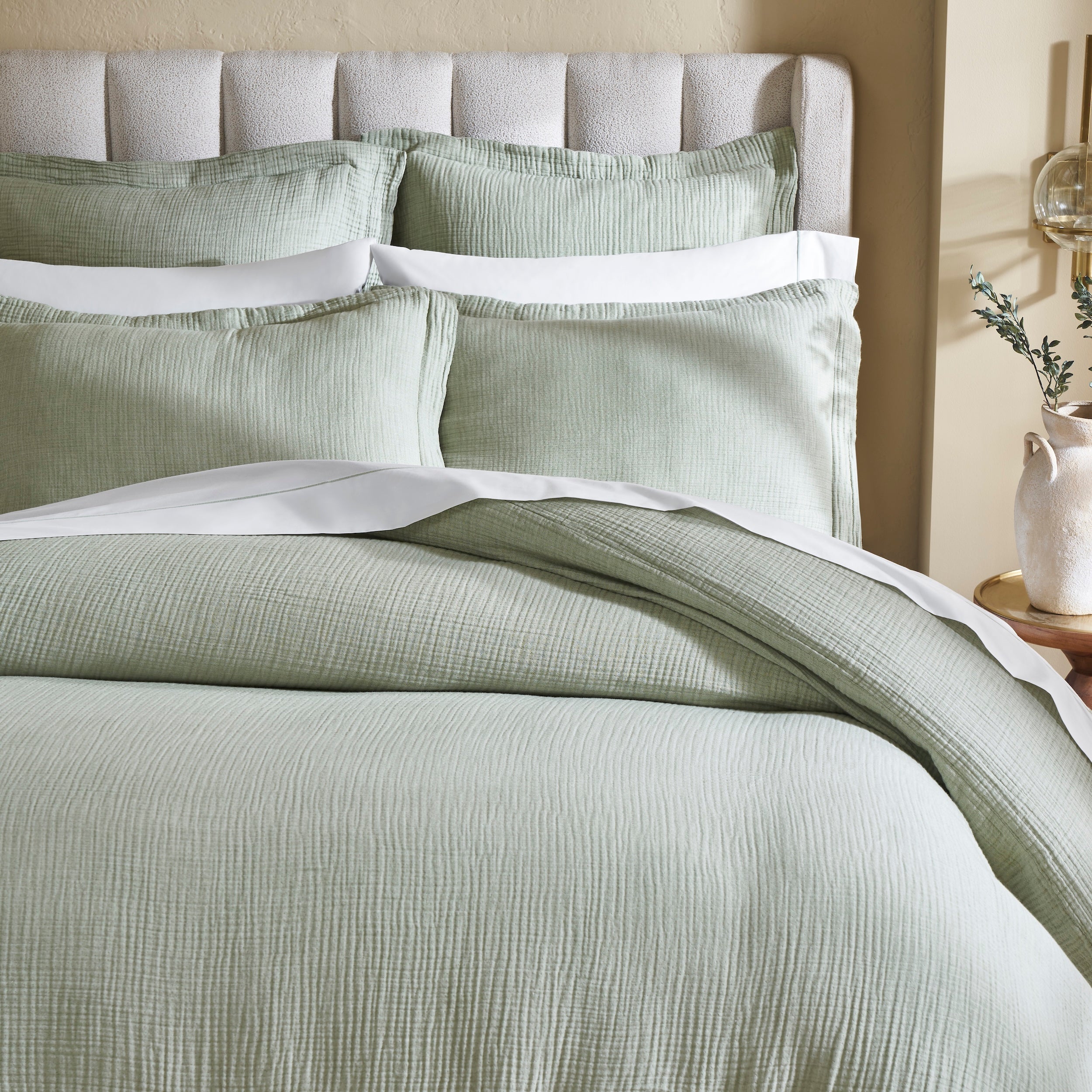 DT-051-10692_3|Luxurious light green textured gauze duvet cover on a plush bed, offering breathable comfort for a serene modern bedroom. King/Queen size bedding.