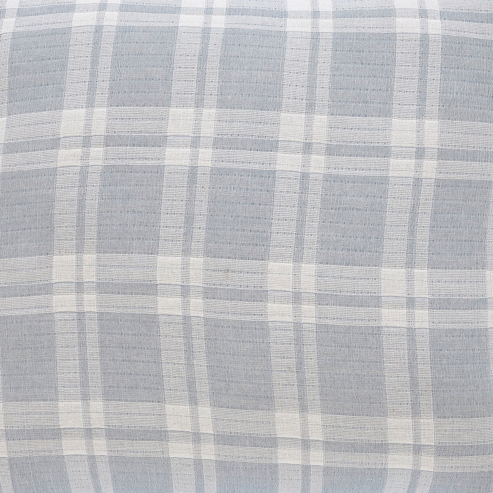 SWT-117-7.8_1|Charming light blue and white plaid fabric, perfect for creating inviting blankets, cushions, and stylish home textile products.