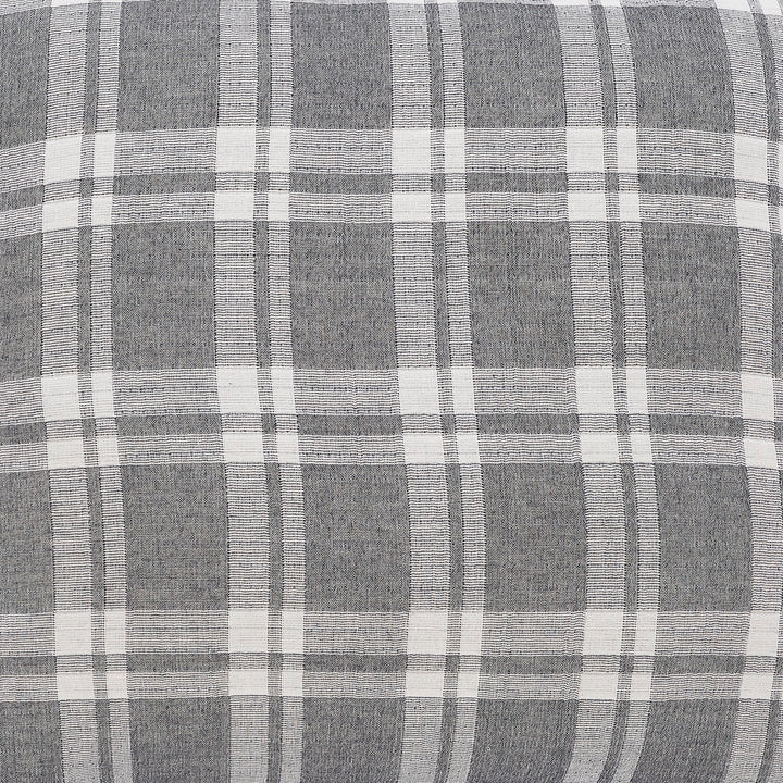SWT-116-7.8_1|Close-up of a stylish grey and white plaid pattern fabric, ideal for cozy home textiles and modern decor accents.