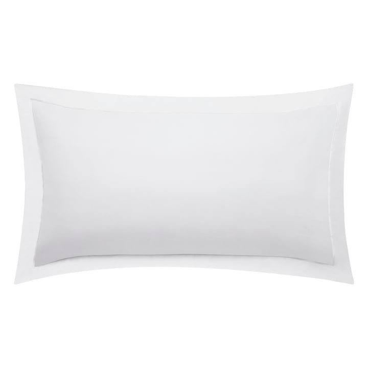 KS-058-2036_1|Classic white cotton duvet cover, clean lines, sateen weave for a silky smooth feel, perfect for a minimal aesthetic.