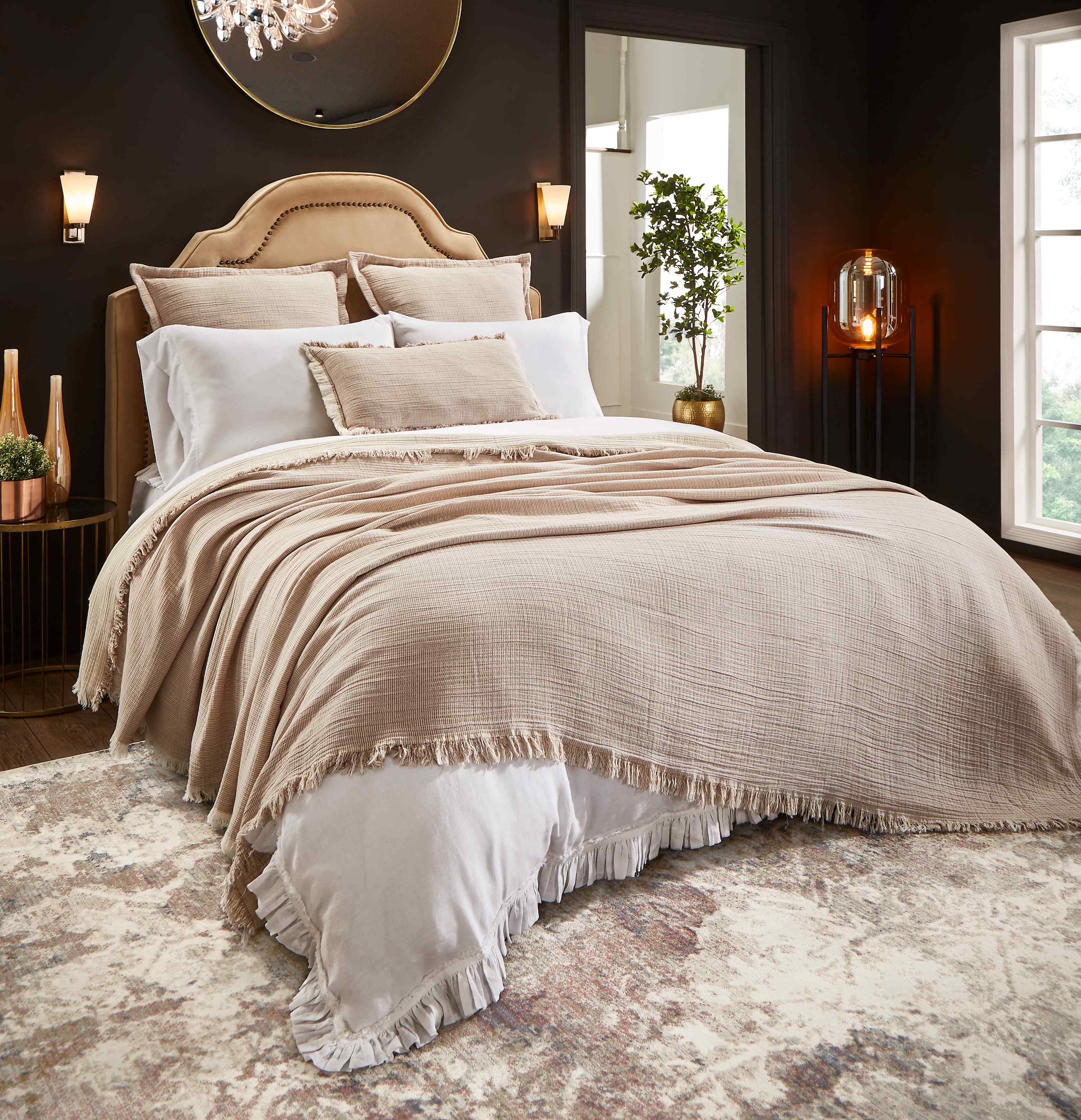 BT-112-9496_1|Elegant, textured light brown blanket with fringe detail covers a luxurious bed, enhancing bedroom comfort and style.